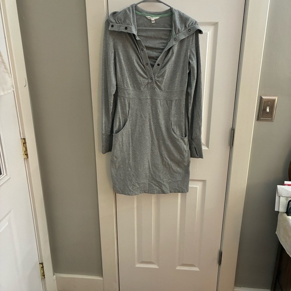 Athleta Gray Long Sleeve Hooded Dress - Picture 3 of 7